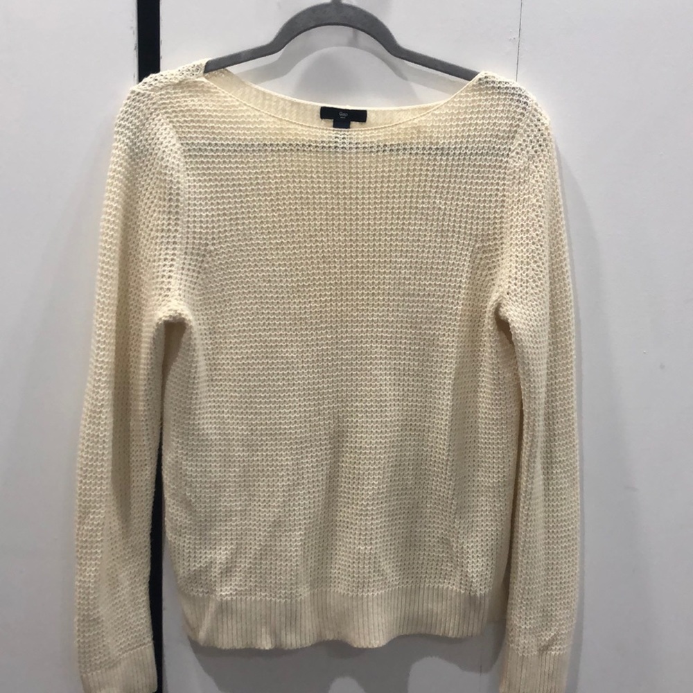 Cream/Tan Gap Sweater